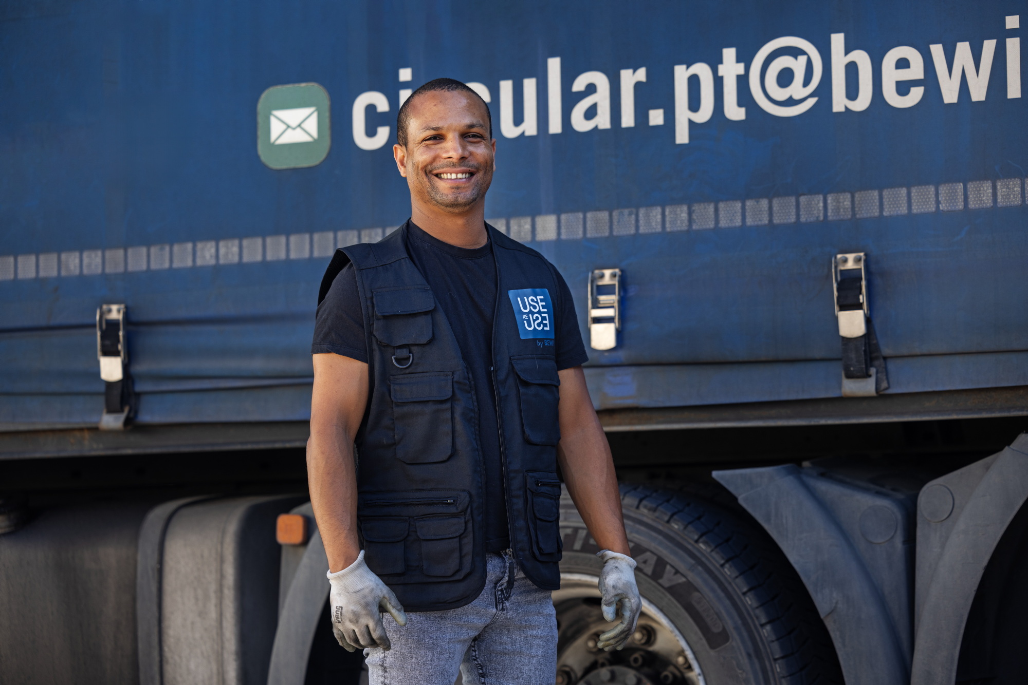 Logistics built for how materials actually move
